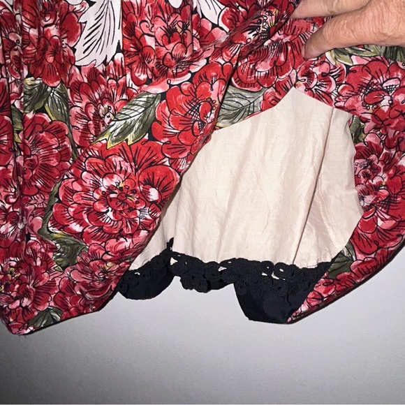 Anthropologie A-Line Skirt B&W to Red Floral Print. Lined. Black Lace Detail 6 - Picture 5 of 12
